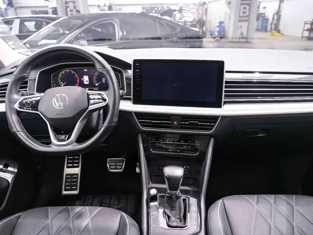 Volkswagen Tiguan L 2022 — фото 18
