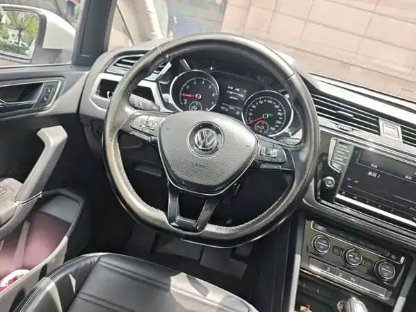 Volkswagen Touran 2019