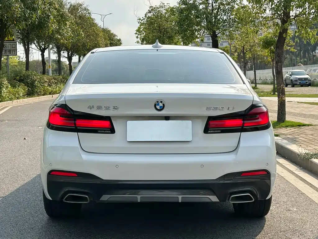BMW 5 Series 2023 — фото 15