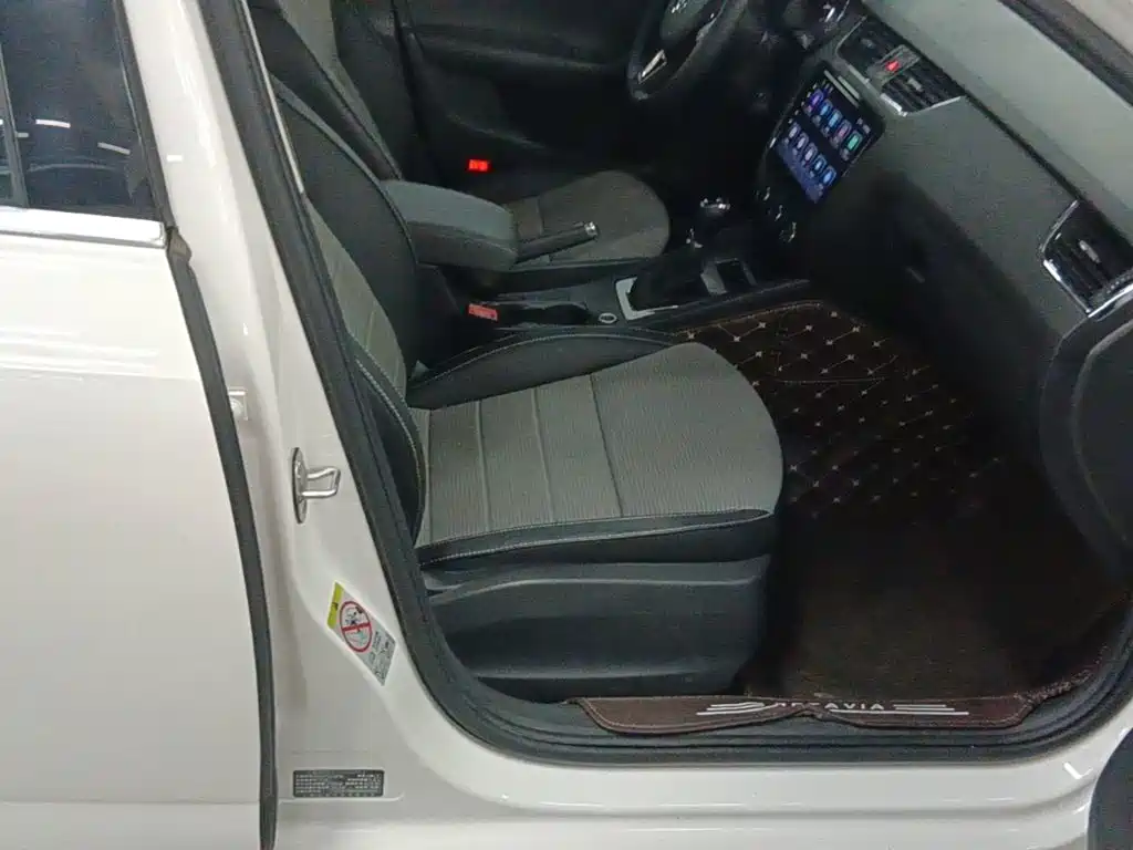 Skoda Octavia 2016 — фото 25
