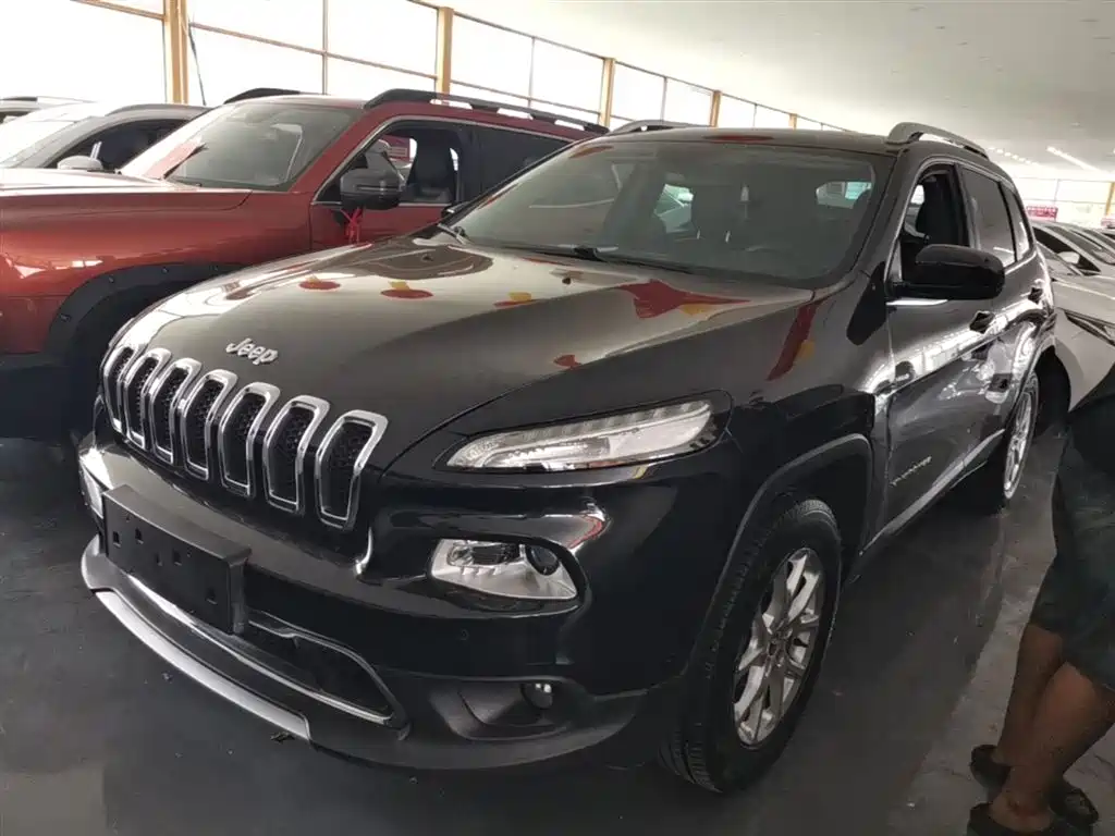 Jeep Cherokee 2017 — фото 1