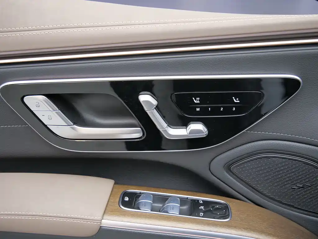 Mercedes-Benz EQS 2022 — фото 15