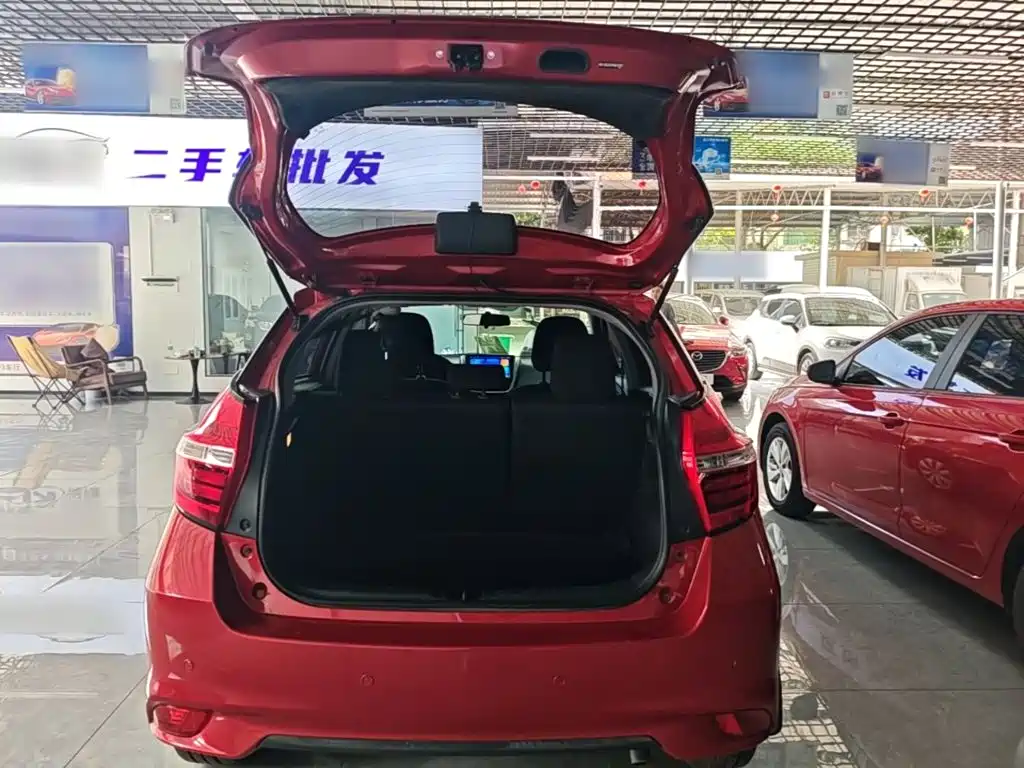 Toyota Yaris L 2019 — фото 19