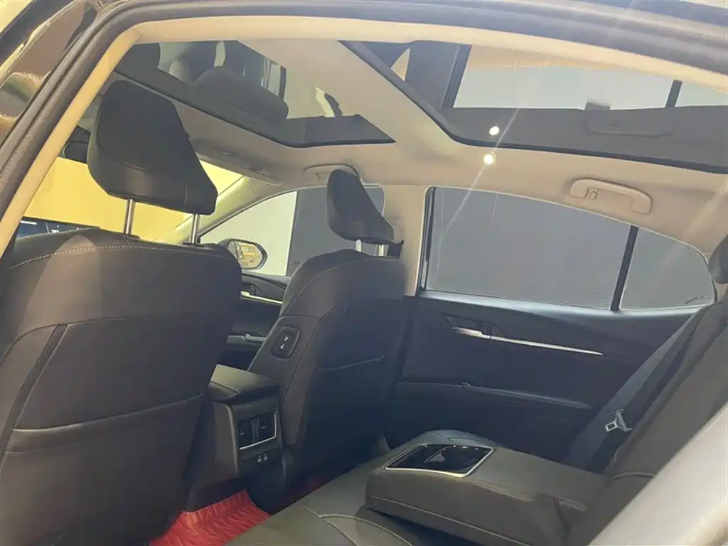 Toyota Camry 2024 — фото 16