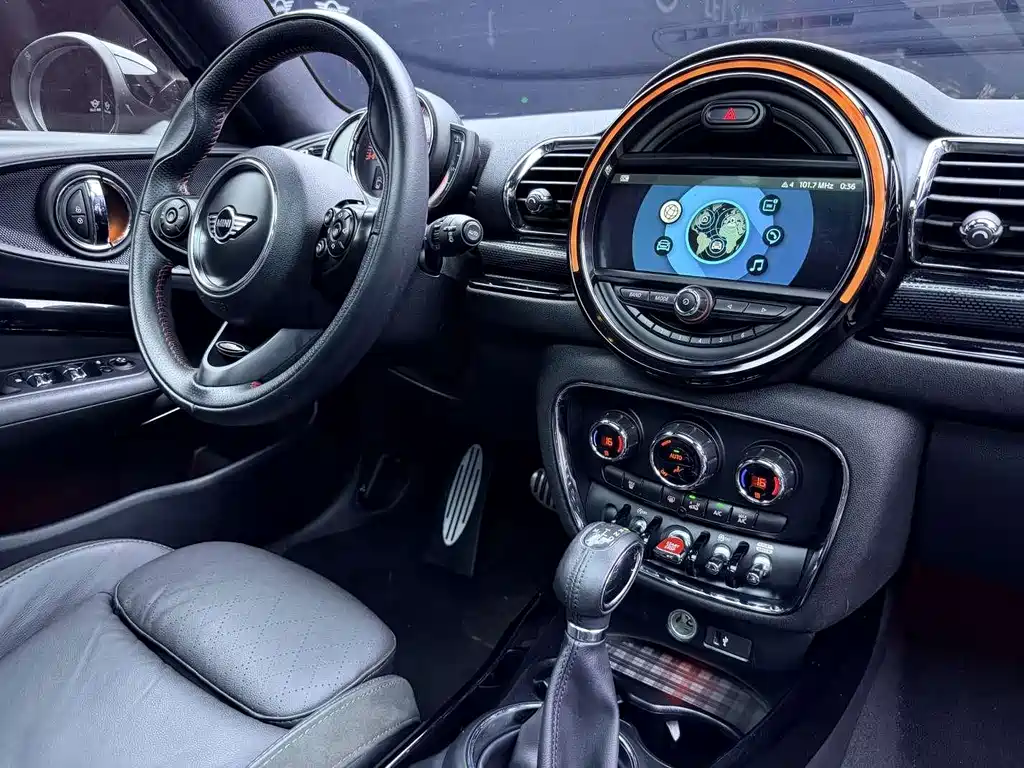 MINI Clubman 2019 — фото 15