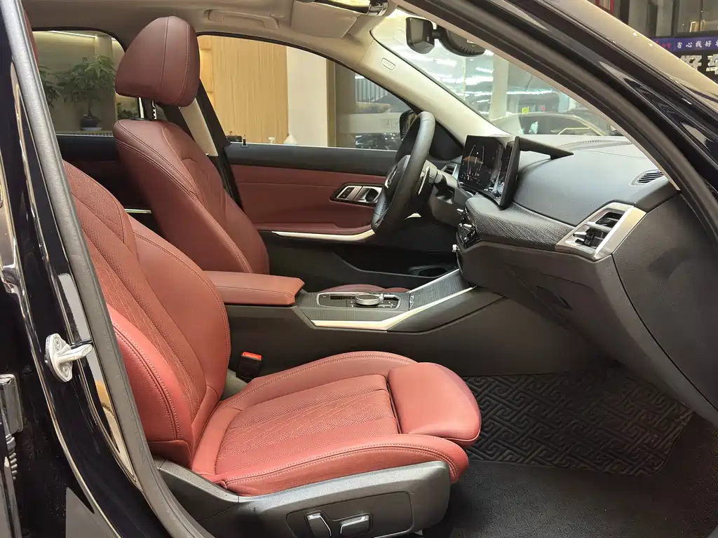 BMW 3 Series 2025 — фото 15