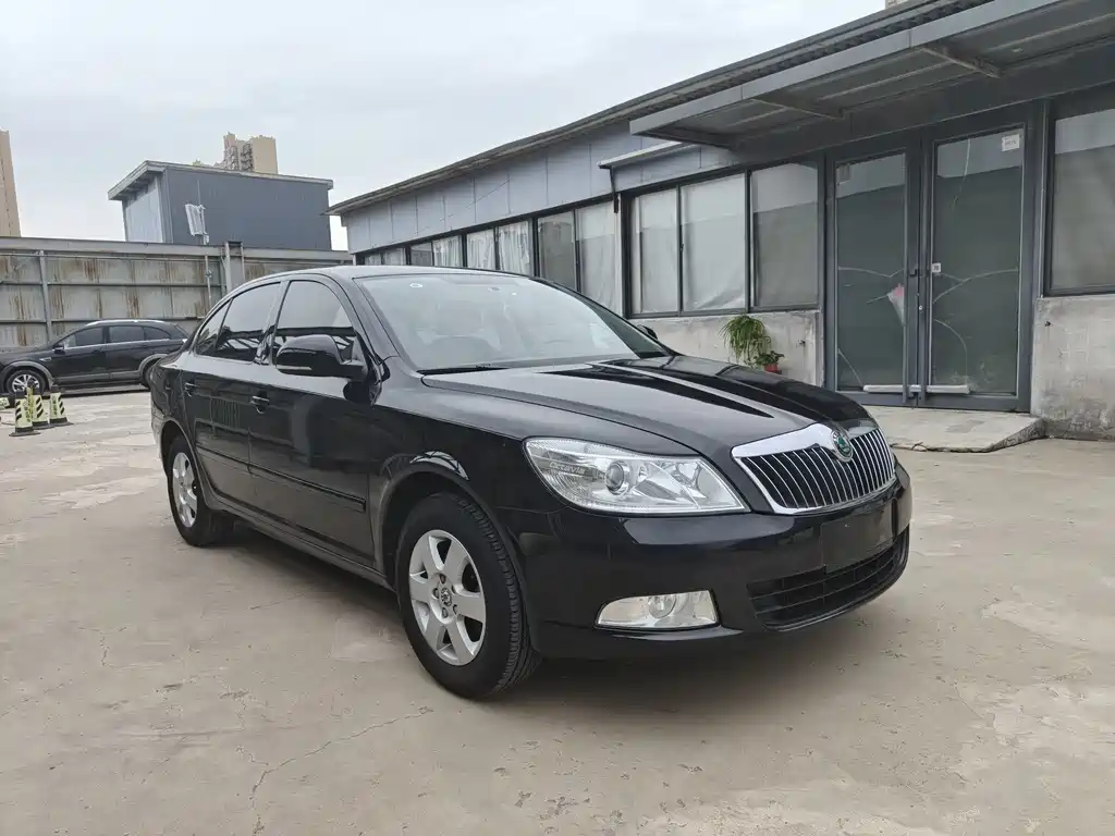 Skoda Octavia 2012 — фото 4