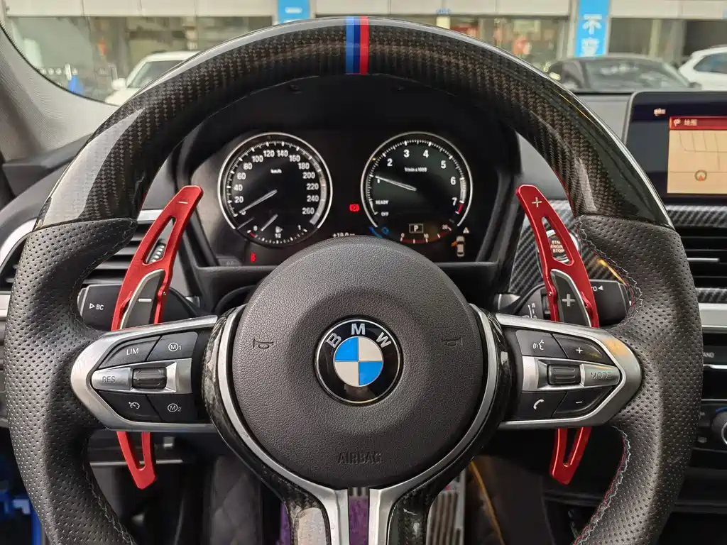 BMW 1 Series 2019 — фото 18