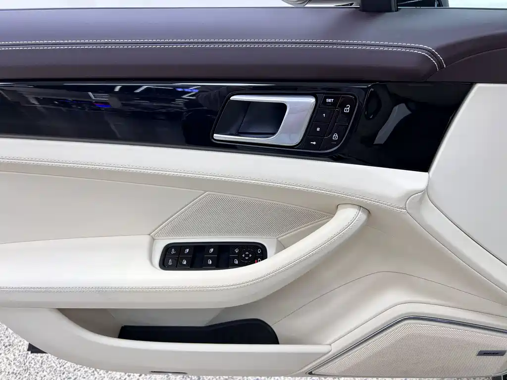 Porsche Panamera 2019 — фото 38