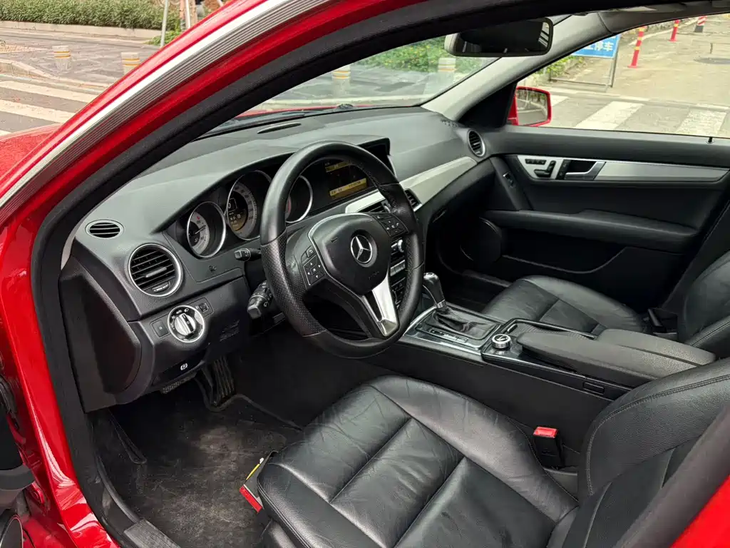 Mercedes-Benz C-Class 2012 — фото 10