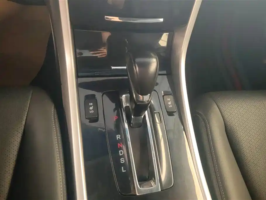 Honda Accord 2017 — фото 16