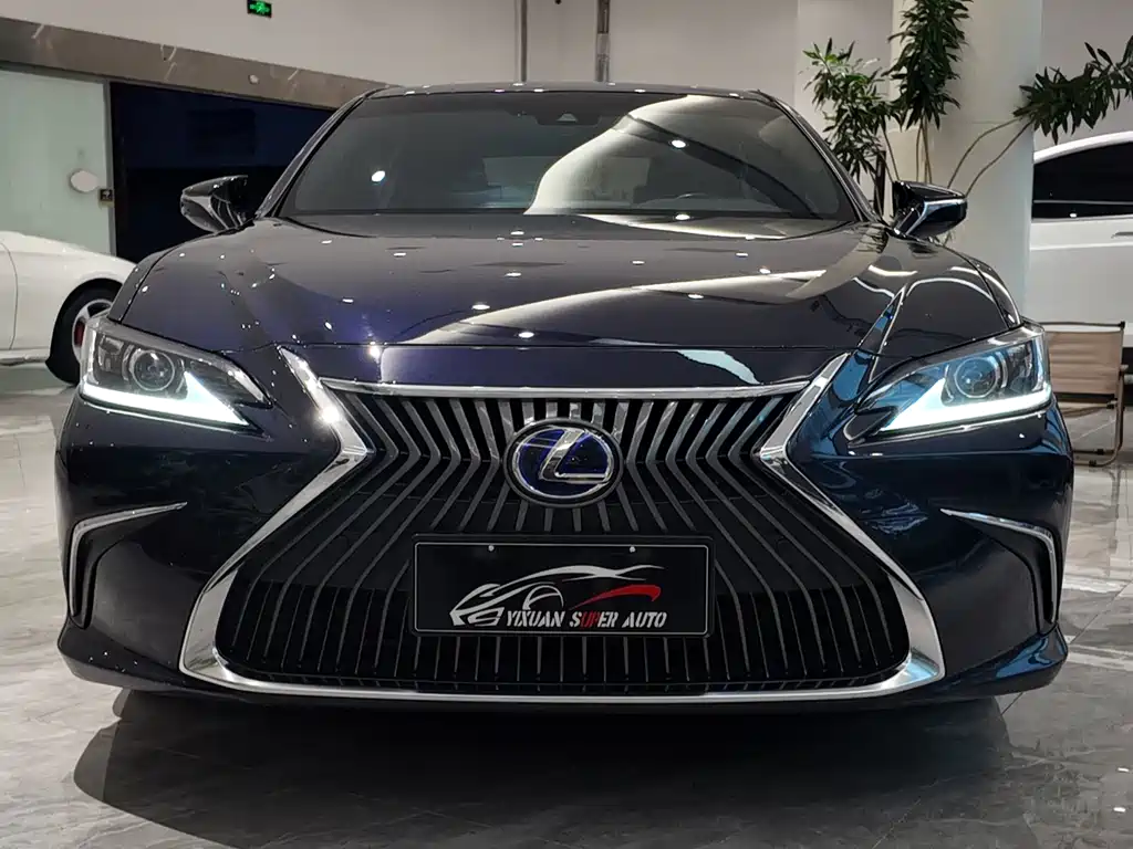 Lexus ES 2020 — фото 2