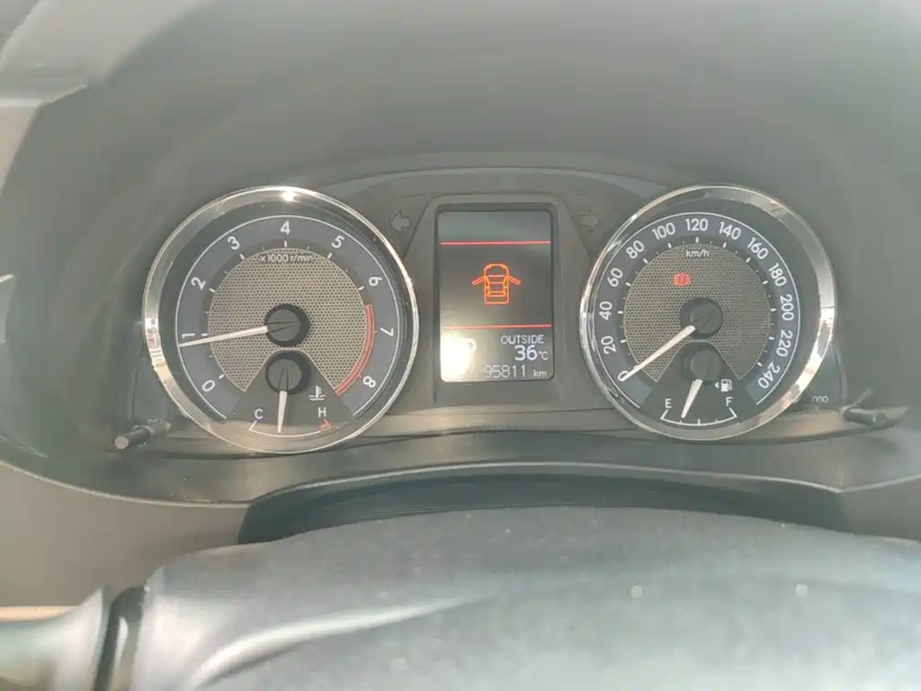 Toyota Corolla 2015 — фото 12