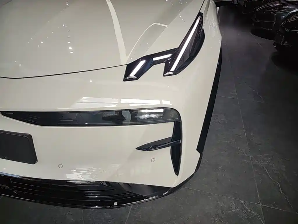Zeekr X 2024 — фото 24