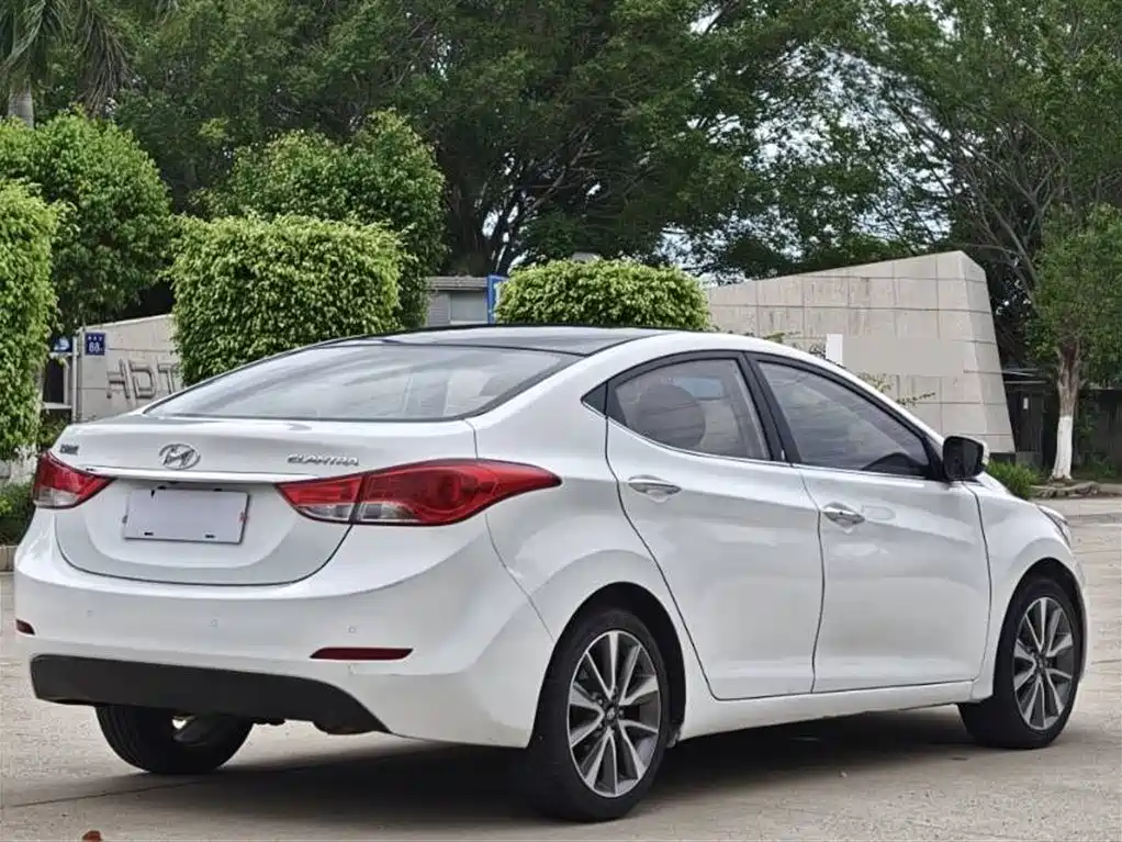 Hyundai Elantra Langdong 2015 — фото 6