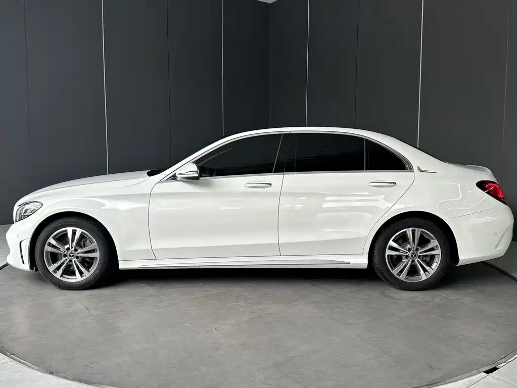 Mercedes-Benz C-Class 2021