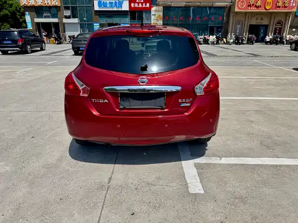 Nissan Tiida 2011