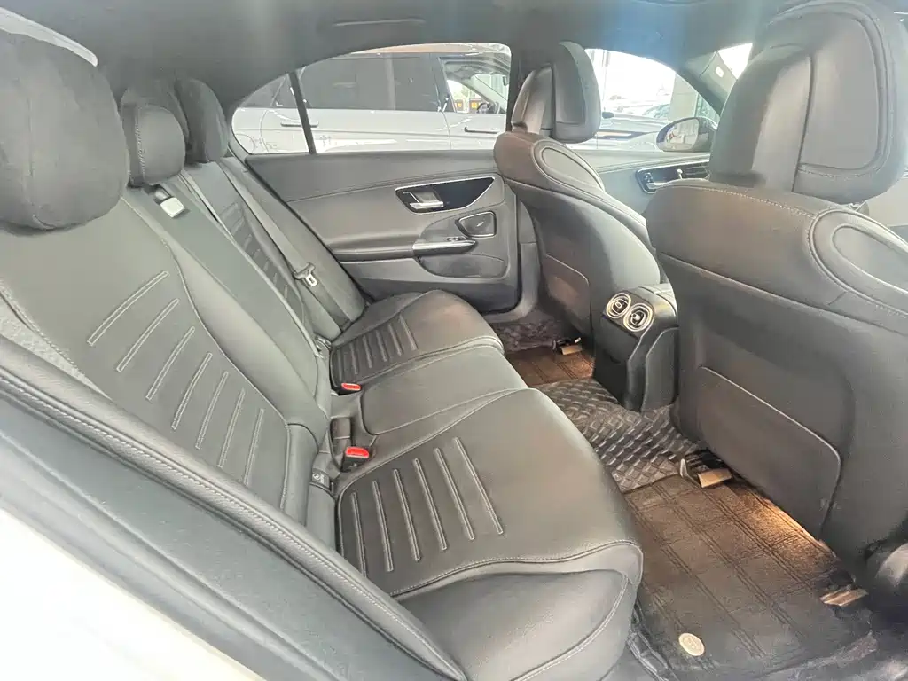 Mercedes-Benz C-Class 2023 — фото 11