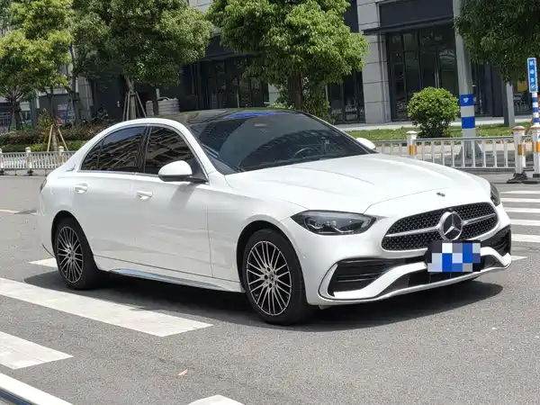 Mercedes-Benz C-Class 2024