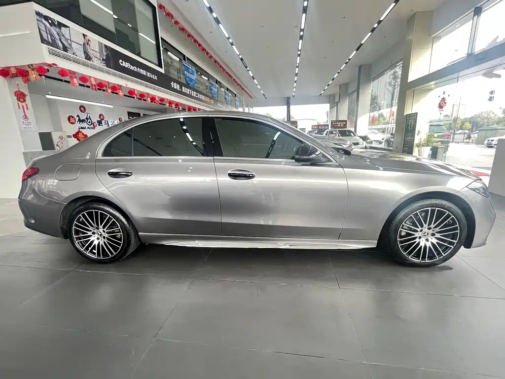 Mercedes-Benz C-Class 2023 — фото 4