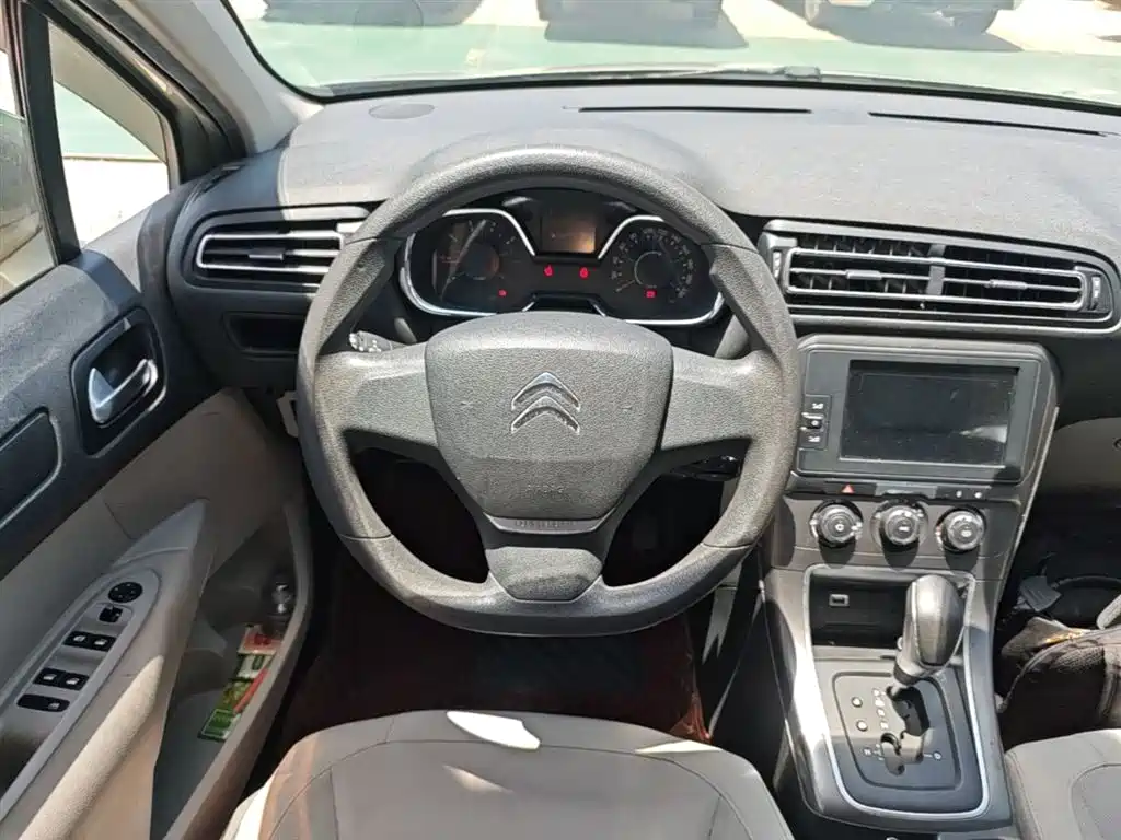 Citroen C4 2016 — фото 11