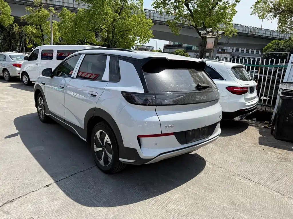 BYD Sealion 05 EV 2025 — фото 3
