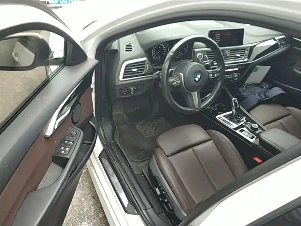 BMW 1 Series 2020 — фото 16