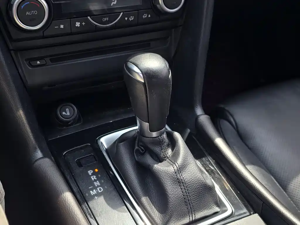 Mazda 3 Axela 2017 — фото 12