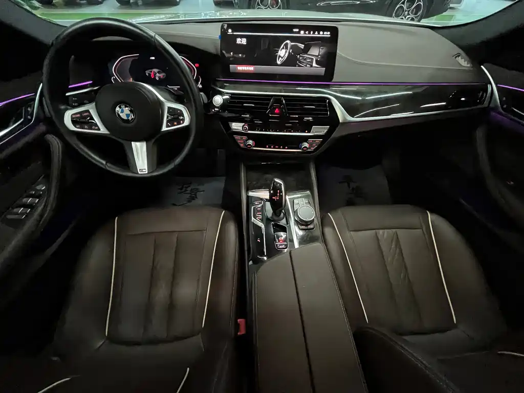 BMW 5 Series 2021 — фото 13
