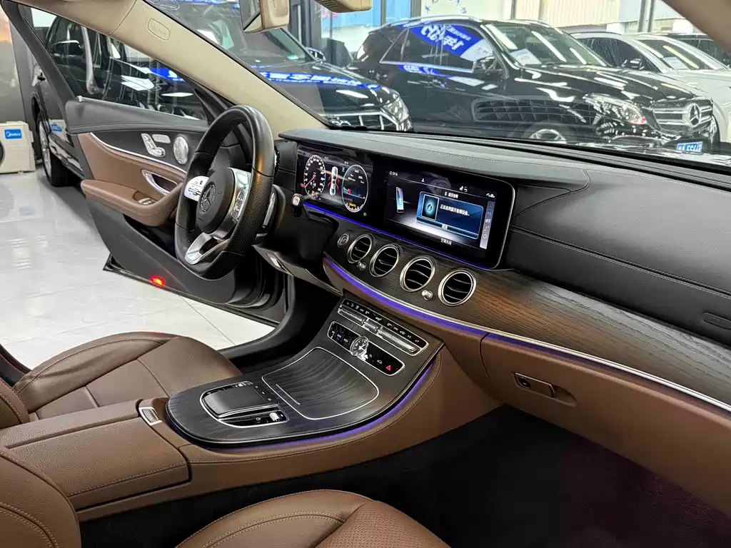 Mercedes-Benz E-Class 2020 — фото 11