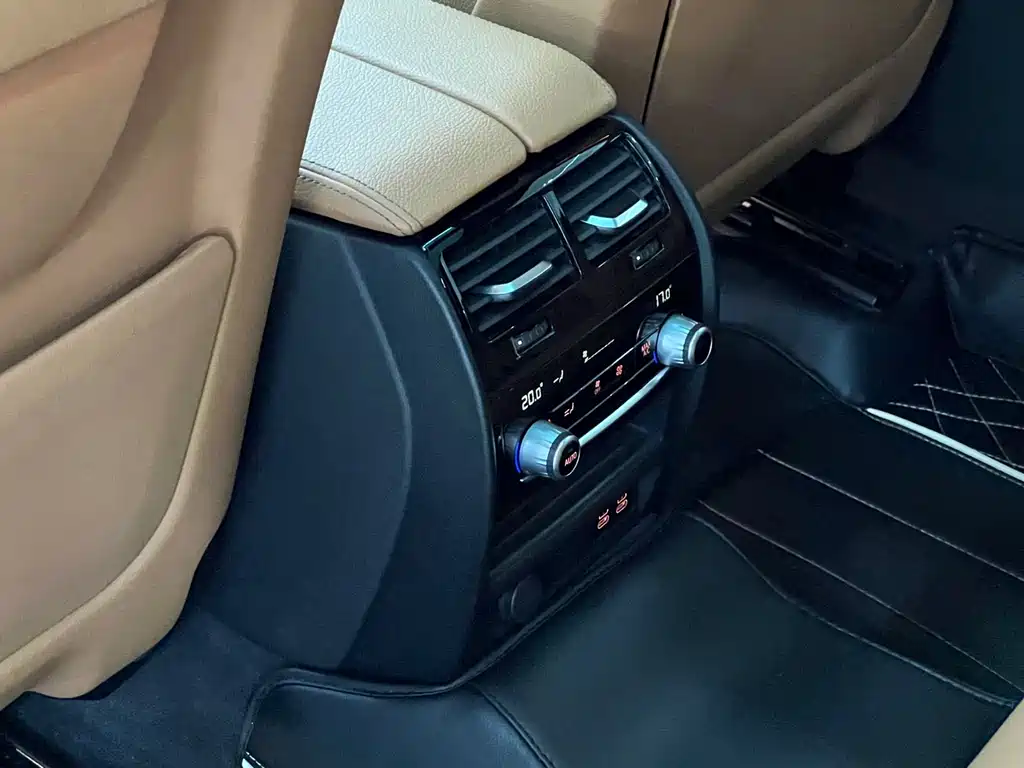 BMW 6 Series GT 2020 — фото 21