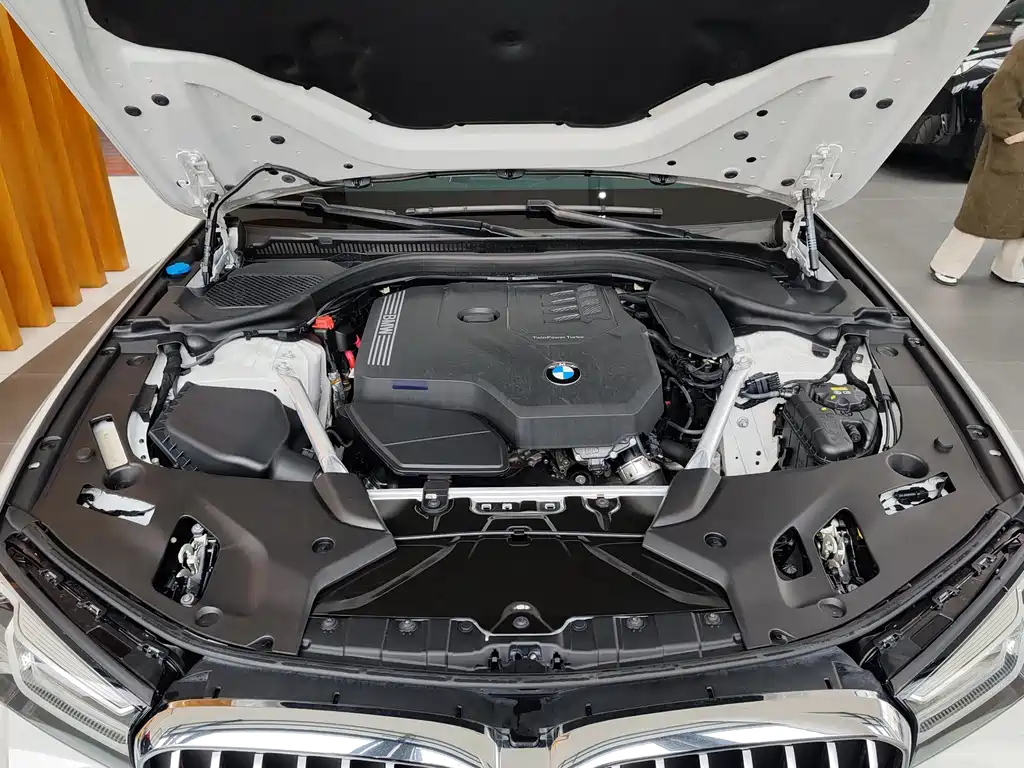 BMW 5 Series 2023 — фото 14