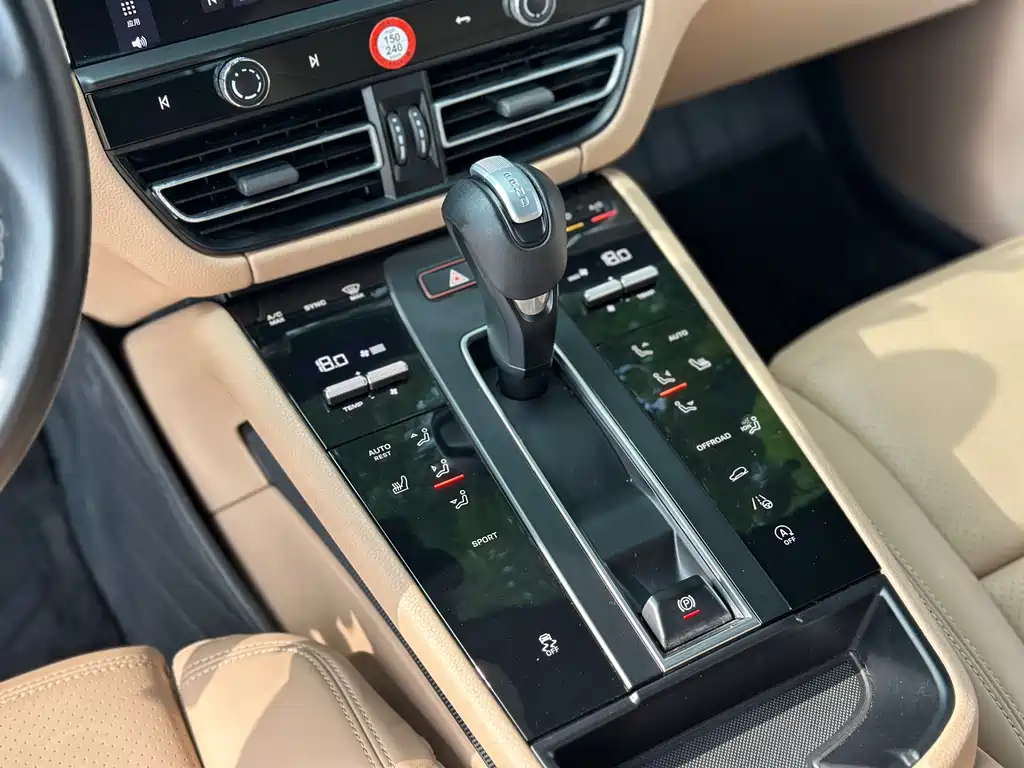 Porsche Macan 2022 — фото 13
