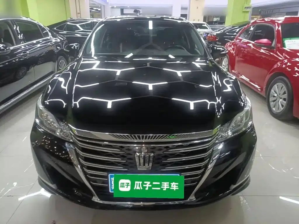 Toyota Crown 2017 — фото 3