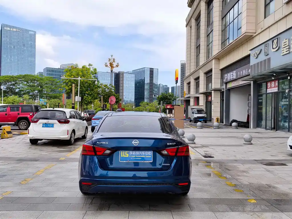 Nissan Teana 2022