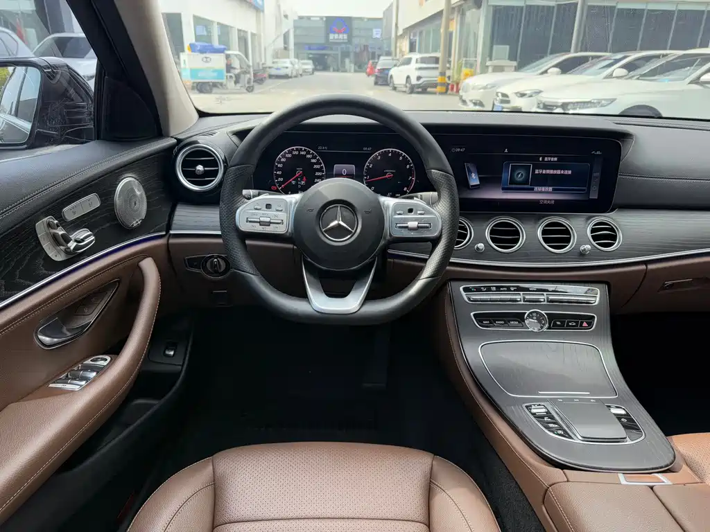Mercedes-Benz E-Class 2020 — фото 11