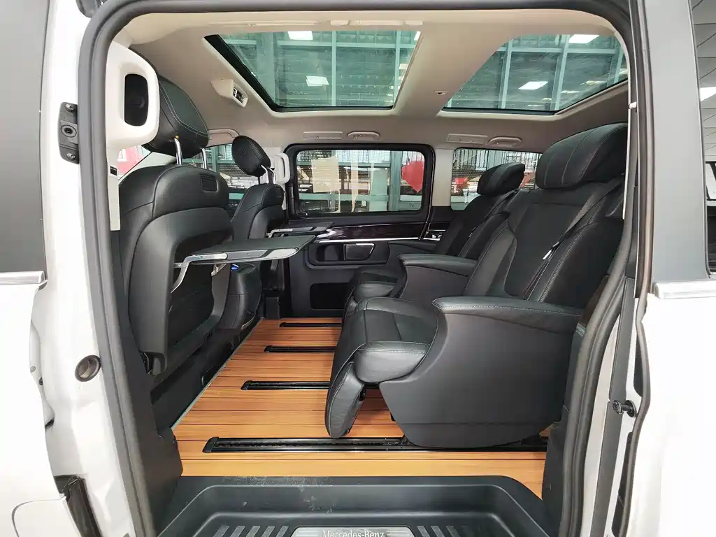 Mercedes-Benz V-Class 2018 — фото 5