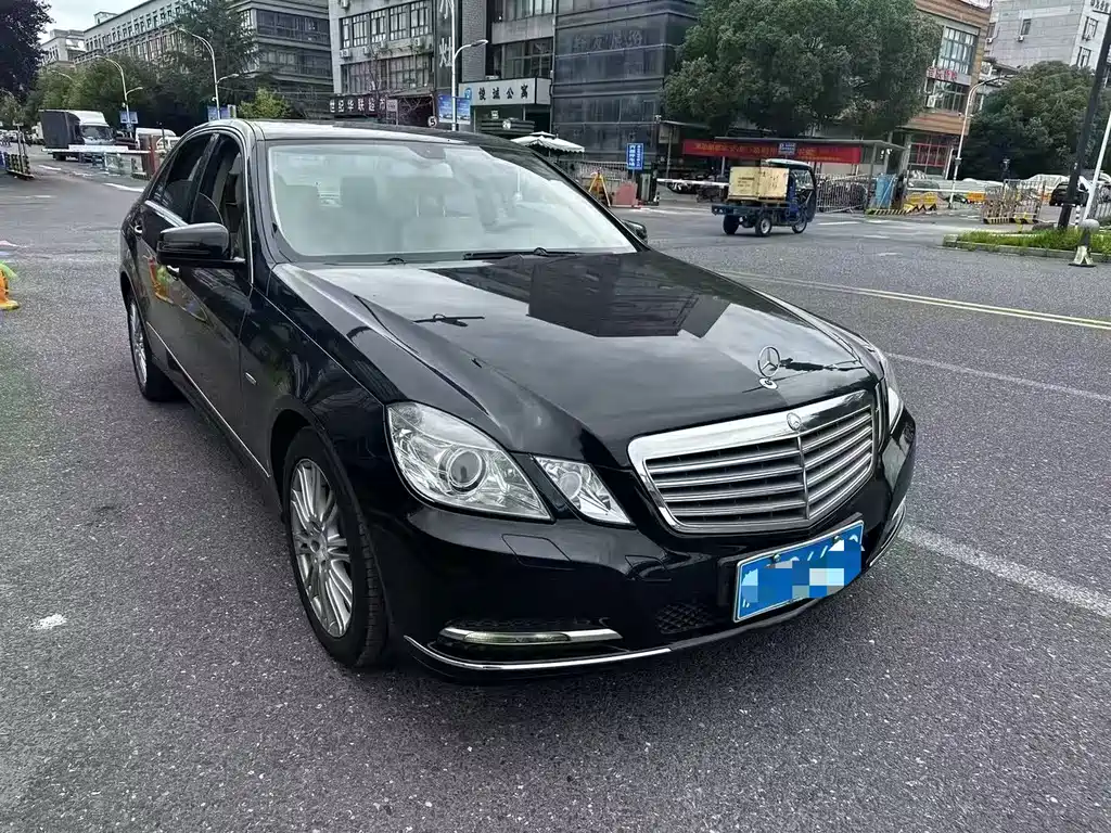 Mercedes-Benz E-Class 2011