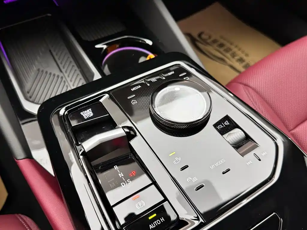 BMW 5 Series 2024 — фото 17
