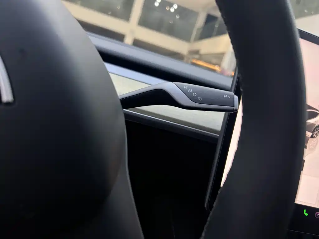 Tesla Model Y 2023 — фото 14