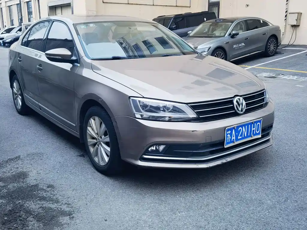 Volkswagen Sagitar 2016