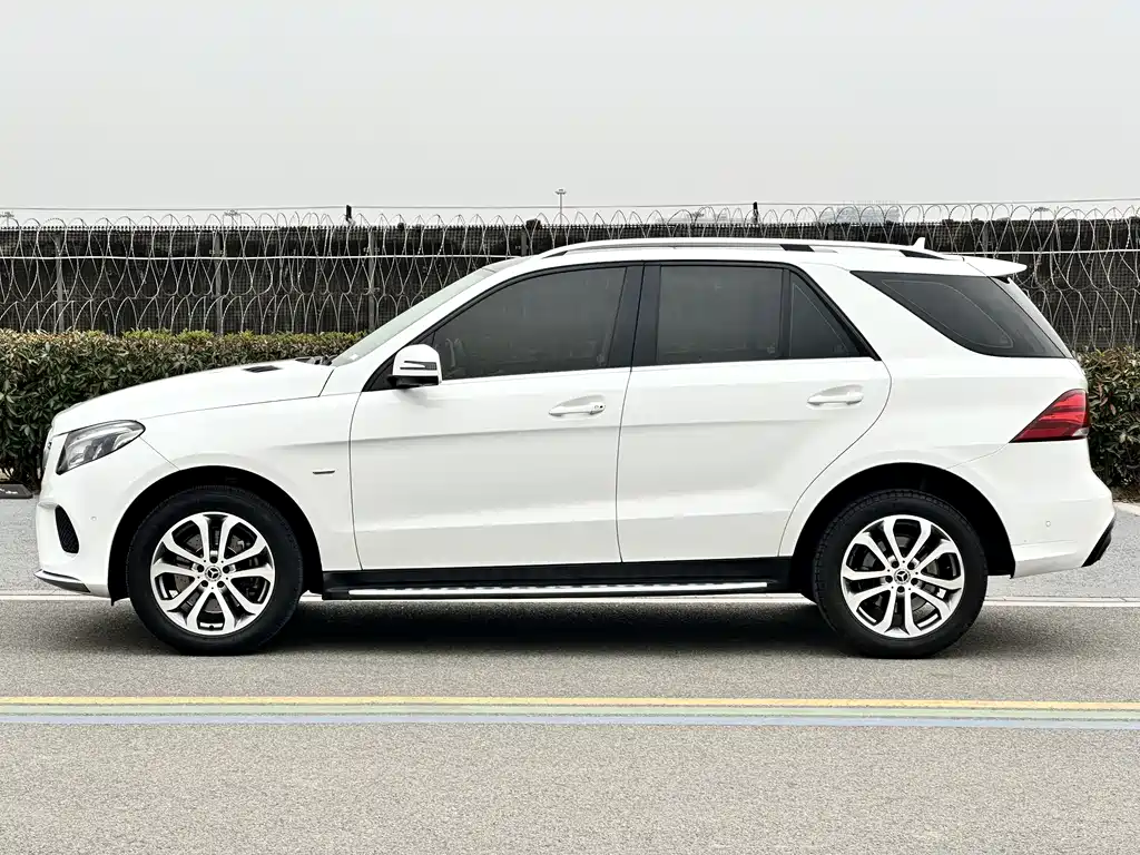 Mercedes-Benz GLE 2018 — фото 4