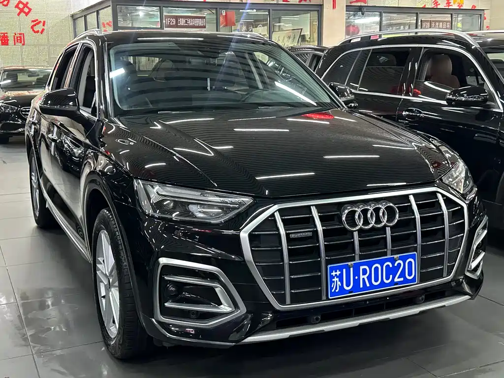 Audi Q5L 2023 — фото 17