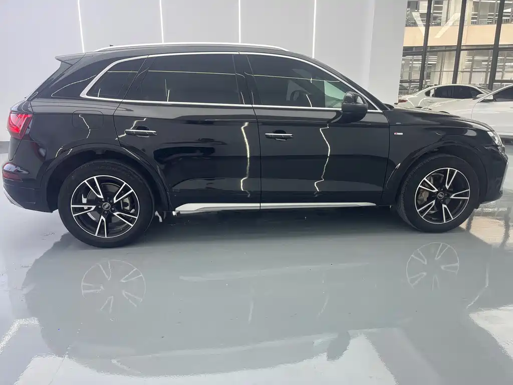 Audi Q5L 2022 — фото 9