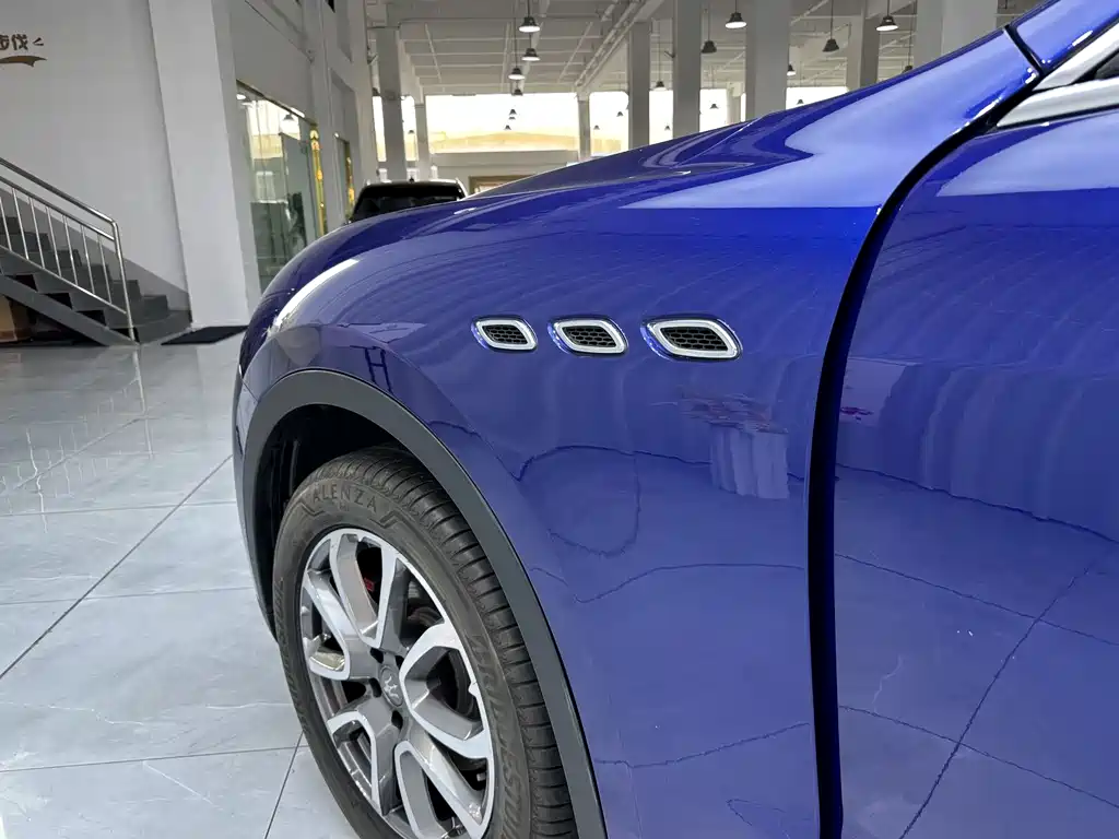 Maserati Levante 2019 — фото 21