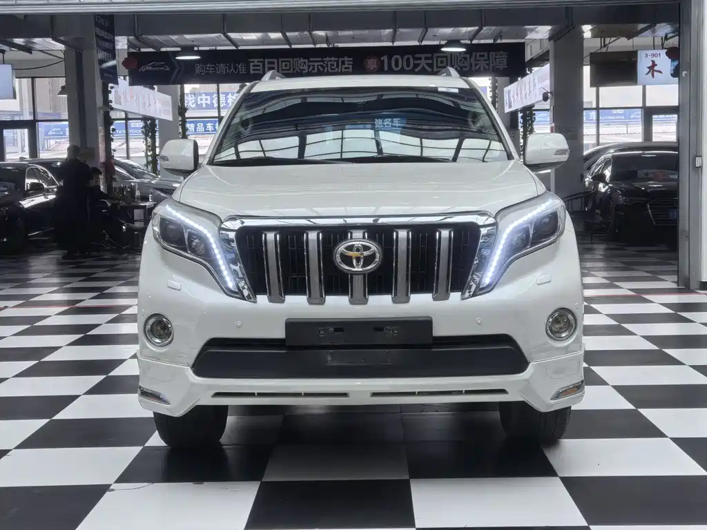 Toyota Prado 2017 — фото 2