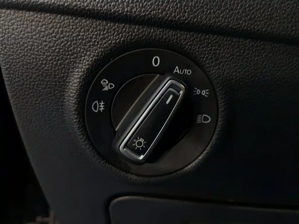 Volkswagen Tiguan L Plug-In Hybrid 2023 — фото 21