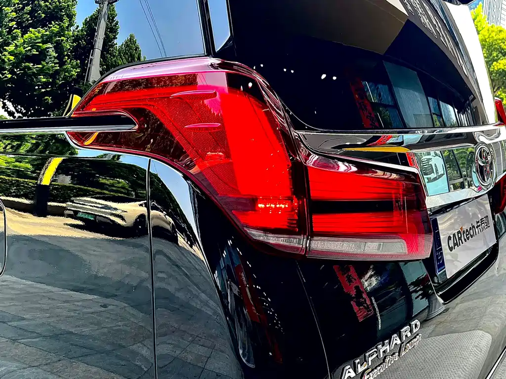 Toyota Alphard 2021 — фото 7
