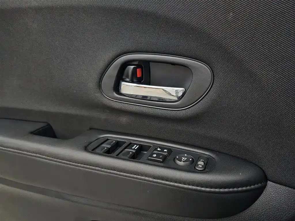 Honda Vezel 2021 — фото 10