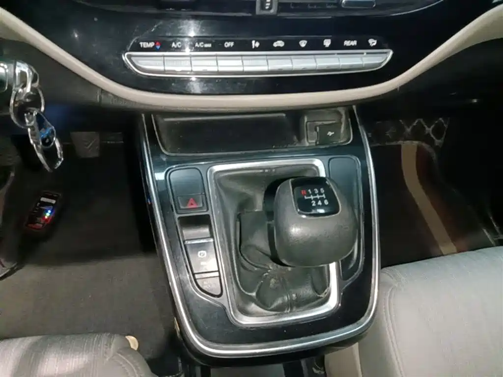 GAC Motor Trumpchi M6 2022 — фото 14